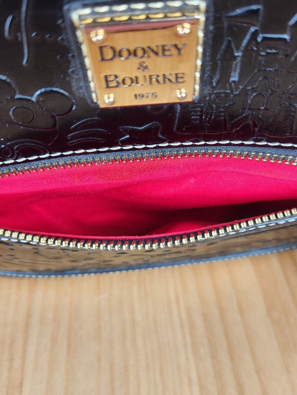 DOONEY & BOURKE Disney Sketch Handbag Black Leather Cross Body Embossed Rare - Picture 8 of 16